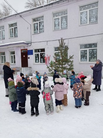 Рождественская карусель для детей младшего возраст